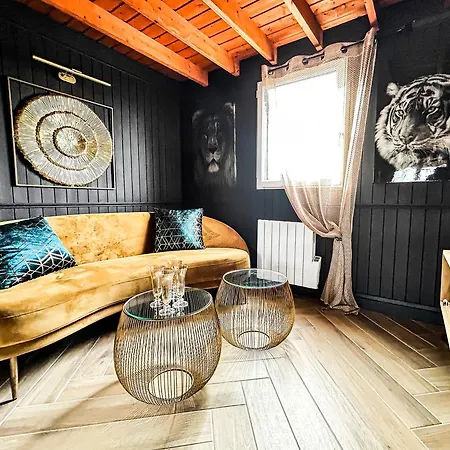 Hébergement de vacances Romantique, Sauna, Jacuzzi Et Cinéma