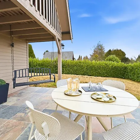 Hébergement de vacances Romantique, Sauna, Jacuzzi Et Cinéma *