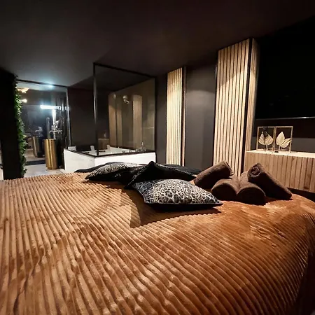 Hébergement de vacances Romantique, Sauna, Jacuzzi Et Cinéma Hermival-les-Vaux