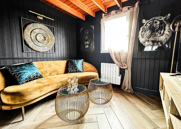 Hébergement de vacances Romantique, Sauna, Jacuzzi Et Cinéma