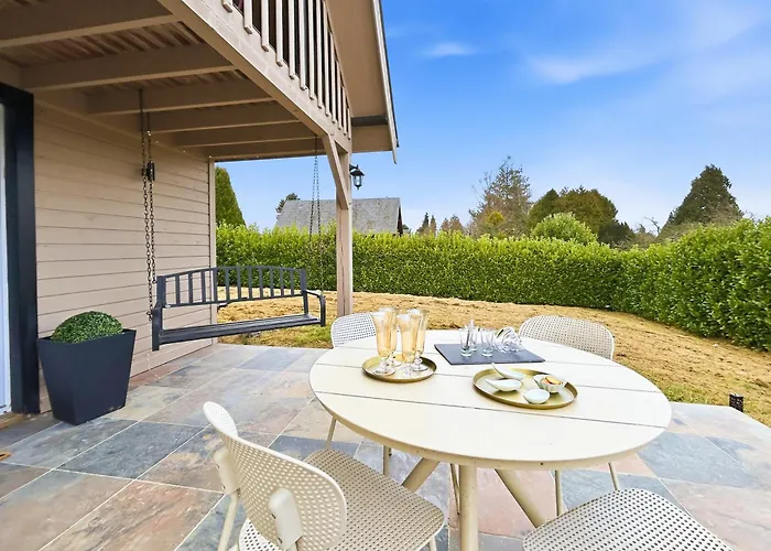 Hébergement de vacances Romantique, Sauna, Jacuzzi Et Cinéma *